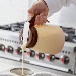 Vollrath 4748-01 Dripcut® 48 oz. Polyethylene Server with Brown Top Vollrath 4748-01 Dripcut® 48 oz. Polyethylene Server with Brown Top