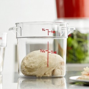 Cambro 1 Qt. Clear Round Polycarbonate Food Storage Container Cambro 1 Qt. Clear Round Polycarbonate Food Storage Container