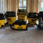 DeWalt DXV16PA 16 Gallon 6 1/2 Peak hp Wet / Dry Vacuum with Tool Kit and Accessory Storage Bag - 120V, 1 Phase