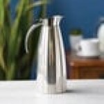 Service Ideas Smart Choice 33.8 oz. Polished Stainless Steel Insulated Coffee Carafe / Server SVSC10PS