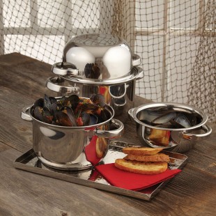 American Metalcraft SSMS9 2 Qt. Stainless Steel Mussel Serving Bowl with Lid