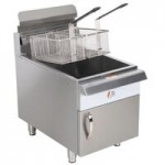 Cooking Performance Group FCPG15 Natural Gas 15 lb. Countertop Fryer - 26,500 BTU
