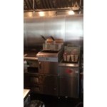 Cooking Performance Group FCPG15 Natural Gas 15 lb. Countertop Fryer - 26,500 BTU