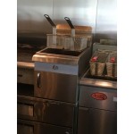 Cooking Performance Group FCPG15 Natural Gas 15 lb. Countertop Fryer - 26,500 BTU