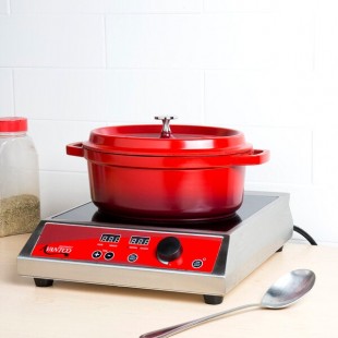 GET CA-009-R/BK Heiss 3.5 Qt. Red Enamel Coated Cast Aluminum Oval Dutch Oven with Lid GET CA-009-R/BK Heiss 3.5 Qt. Red Enamel Coated Cast Aluminum Oval Dutch Oven with Lid