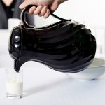 Vollrath 52174 SwirlServe 64 oz. Black Hot-N-Cold Beverage Server Vollrath 52174 SwirlServe 64 oz. Black Hot-N-Cold Beverage Server