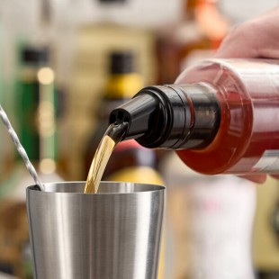 SHOTT Pour Top for 1 Liter Plastic Bottles SHOTT Pour Top for 1 Liter Plastic Bottles