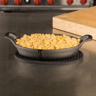 American Metalcraft CIPOV856 25 oz. Pre-Seasoned Mini Cast Iron Oval Casserole Dish American Metalcraft CIPOV856 25 oz. Pre-Seasoned Mini Cast Iron Oval Casserole Dish