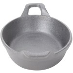 American Metalcraft CIPOV856 25 oz. Pre-Seasoned Mini Cast Iron Oval Casserole Dish American Metalcraft CIPOV856 25 oz. Pre-Seasoned Mini Cast Iron Oval Casserole Dish