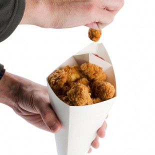 American Metalcraft SQFBCN10 10 oz. Square Cardboard Fry Cone - 100/Pack