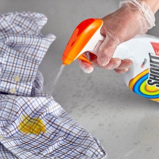 SC Johnson Shout® 359549 22 oz. Triple-Acting Laundry Stain Remover Spray - 8/Case SC Johnson Shout® 359549 22 oz. Triple-Acting Laundry Stain Remover Spray - 8/Case