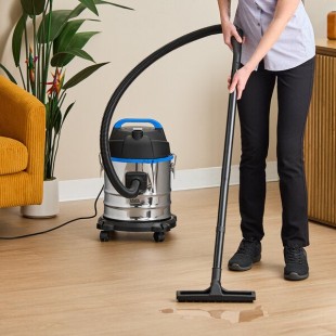 Lavex 5 Gallon Stainless Steel Commercial Wet / Dry Vacuum with Toolkit - 100-120V, 1200W Lavex 5 Gallon Stainless Steel Commercial Wet / Dry Vacuum with Toolkit - 100-120V, 1200W