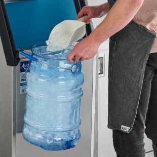 San Jamar SI6000 Saf-T-Ice 6 Gallon Polycarbonate Ice Tote San Jamar SI6000 Saf-T-Ice 6 Gallon Polycarbonate Ice Tote