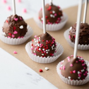 White Fluted Mini Baking Cup / Candy Cup 1 3/4 White Fluted Mini Baking Cup / Candy Cup 1 3/4