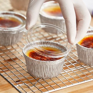 Baker's Lane 4 oz. Round Foil Ramekin Cup with Plastic Lid - 125/Pack
