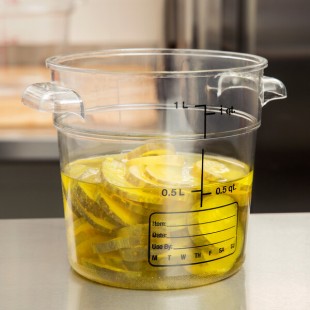 Carlisle 1 Qt. Clear Round Polycarbonate Food Storage Container Carlisle 1 Qt. Clear Round Polycarbonate Food Storage Container