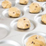 Chicago Metallic 42345 Glazed Aluminized Steel 24 Mold 3.31 oz. Individual Hamburger Bun / Muffin Top / Cookie Pan - 19 1/2 Chicago Metallic 42345 Glazed Aluminized Steel 24 Mold 3.31 oz. Individual Hamburger Bun / Muffin Top / Cookie Pan - 19 1/2