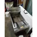 Cooking Performance Group FCPG30 Natural Gas 30 lb. Countertop Fryer - 53,000 BTU