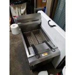 Cooking Performance Group FCPG30 Natural Gas 30 lb. Countertop Fryer - 53,000 BTU