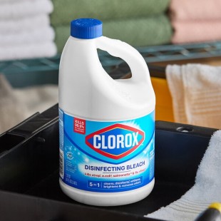 CloroxPro Clorox CLO32263 81 oz. Concentrated Disinfecting Bleach with CloroMax - 6/Case CloroxPro Clorox CLO32263 81 oz. Concentrated Disinfecting Bleach with CloroMax - 6/Case
