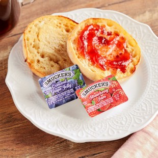 Smucker's Concord Grape and Strawberry Jelly 0.5 oz. Portion Cups - 200/Case Smucker's Concord Grape and Strawberry Jelly 0.5 oz. Portion Cups - 200/Case