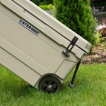 CaterGator CG200TANW Tan 210 Qt. Mobile Rotomolded Outdoor Cooler / Ice Chest