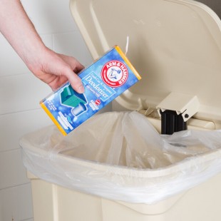 Arm & Hammer® 42.6 oz. Trash Can & Dumpster Deodorizer - 9/Case Arm & Hammer® 42.6 oz. Trash Can & Dumpster Deodorizer - 9/Case
