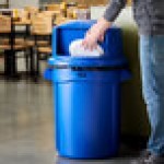Rubbermaid® 1829398 BRUTE 32 Gallon Blue Round Dome Top Trash Can Lid