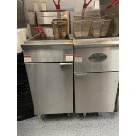 MainStreet Equipment Natural Gas 70-100 lb. Stainless Steel Floor Fryer - 150,000 BTU