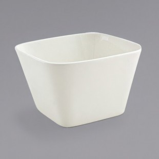 Front of the House Catalyst 7 oz. European White Square Porcelain Bowl - 12/Case Front of the House Catalyst 7 oz. European White Square Porcelain Bowl - 12/Case