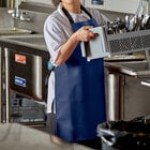 Intedge Red 40 Mil Adjustable Vinyl Dishwasher Apron - 28 Intedge Red 40 Mil Adjustable Vinyl Dishwasher Apron - 28