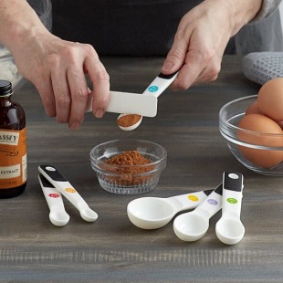 OXO 11111002 Good Grips 1/8 tsp. to 1 Tbsp. 7-Piece White Measuring Spoon Set