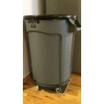 Rubbermaid® 1779699 BRUTE 10 Gallon Blue Round Trash Can