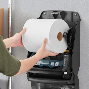 Tork Universal White 1-Ply Paper Towel Roll H21, 800 Feet / Roll - 6/Case Tork Universal White 1-Ply Paper Towel Roll H21, 800 Feet / Roll - 6/Case