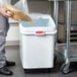 Rubbermaid® FG360388WHT ProSave 30.8 Gallon / 490 Cup White Slant Top Mobile Ingredient Storage Bin with Sliding Lid & Scoop Rubbermaid® FG360388WHT ProSave 30.8 Gallon / 490 Cup White Slant Top Mobile Ingredient Storage Bin with Sliding Lid & Scoop