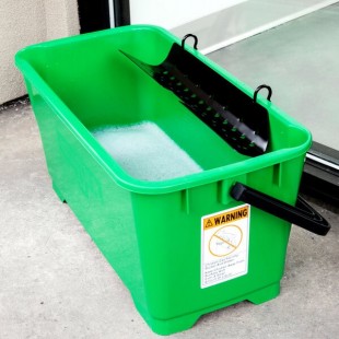 Unger QB220 ProBucket 6 Gallon Window Cleaning Bucket