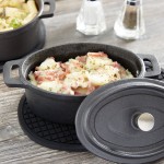 American Metalcraft CIPOV6040 18 oz. Pre- Seasoned Mini Cast Iron Oval Dutch Oven American Metalcraft CIPOV6040 18 oz. Pre- Seasoned Mini Cast Iron Oval Dutch Oven