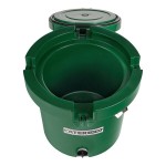 CaterGator CCG20HG Green 20 Qt. Round Rotomolded Outdoor Cooler / Ice Chest