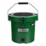 CaterGator CCG20HG Green 20 Qt. Round Rotomolded Outdoor Cooler / Ice Chest