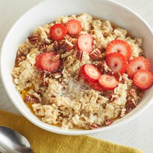 Bob's Red Mill Whole Grain Rolled Oats 32 oz. - 4/Case Bob's Red Mill Whole Grain Rolled Oats 32 oz. - 4/Case