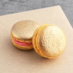 Macaron Centrale Vegan White Chocolate Peppermint Macaron - 24/Case