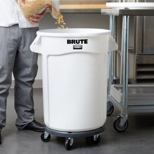 Rubbermaid® BRUTE 32 Gallon / 510 Cup White Round Mobile Ingredient Storage Bin with Lid Rubbermaid® BRUTE 32 Gallon / 510 Cup White Round Mobile Ingredient Storage Bin with Lid
