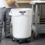 Rubbermaid® BRUTE 32 Gallon / 510 Cup White Round Mobile Ingredient Storage Bin with Lid