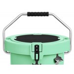 CaterGator CCG20SF Seafoam 20 Qt. Round Rotomolded Outdoor Cooler / Ice Chest