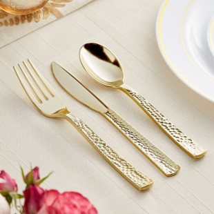 Visions Hammersmith 3-Piece Extra Heavy Weight Gold Plastic Cutlery Set - 25/Pack Visions Hammersmith 3-Piece Extra Heavy Weight Gold Plastic Cutlery Set - 25/Pack