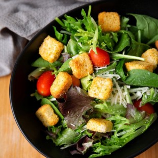 Fresh Gourmet 2.5 lb. Premium Homestyle Seasoned Croutons - 4/Case Fresh Gourmet 2.5 lb. Premium Homestyle Seasoned Croutons - 4/Case