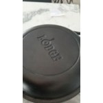 Lodge L8DD3 5 Qt. Pre-Seasoned Cast Iron Double Dutch Oven