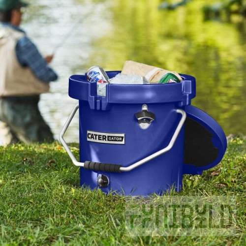 CaterGator CCG20NV Navy 20 Qt. Round Rotomolded Outdoor Cooler / Ice Chest