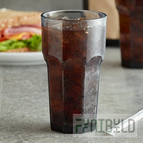 Carlisle 582018 Louis 20 oz. Smoke SAN Plastic Tumbler - 24/Case