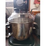Avantco MIX8GWH White 8 Qt. Bowl Lift Countertop Mixer with Guard & Standard Accessories - 120V, 4/5 hp Avantco MIX8GWH White 8 Qt. Bowl Lift Countertop Mixer with Guard & Standard Accessories - 120V, 4/5 hp